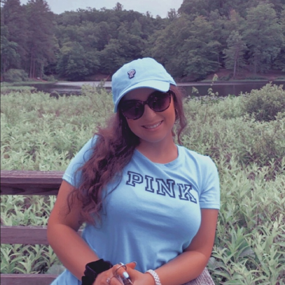 Meet your Posher, Daniela